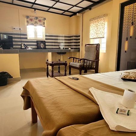 Frangipani Holiday Home Fort Kochi Bagian luar foto