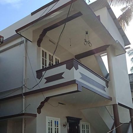Frangipani Holiday Home Fort Kochi Bagian luar foto