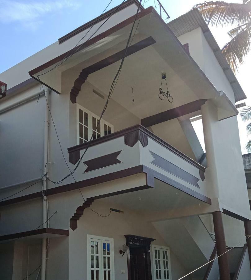 Frangipani Holiday Home Fort Kochi Bagian luar foto